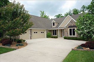 1st image of 120 Leyden Dr
