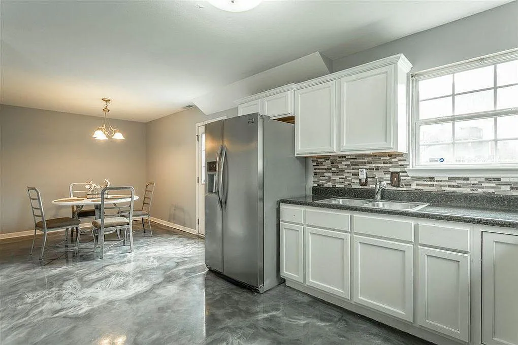 3 bed, 1312 sqft, $1,550 — Photo 2