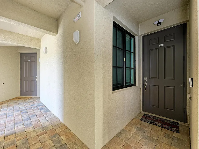 18028 Gawthrop Dr — Photo 16