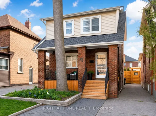 82 9th St, Toronto, ON M8V 3E4