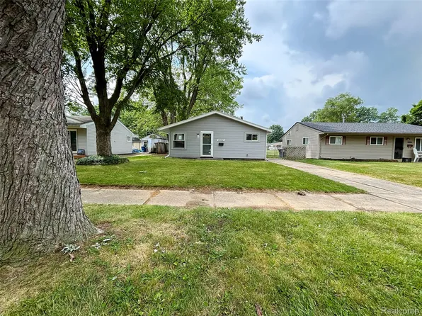 36021 Hazelwood St, Westland, MI 48186