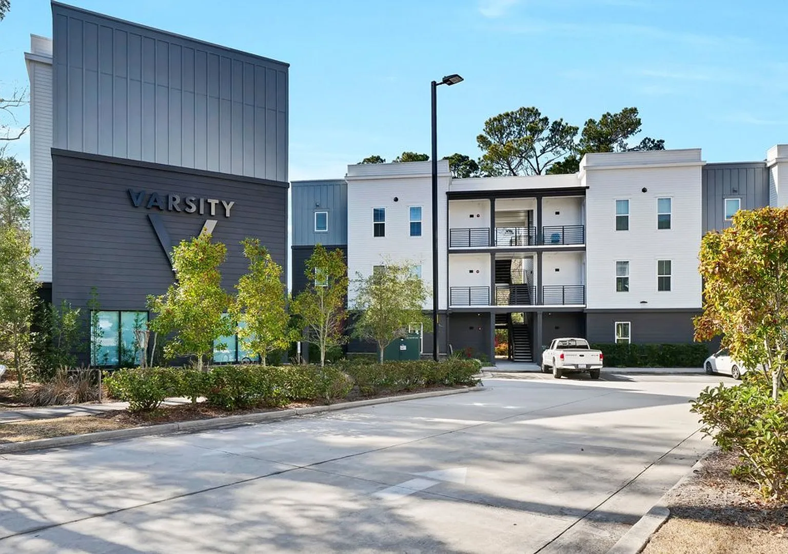The Varsity-720 — Photo 2
