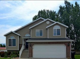 2256 N 2400 W, Clinton, UT 84015