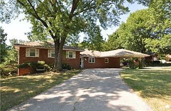 1st image of 3501 NW Oakcrest Dr
