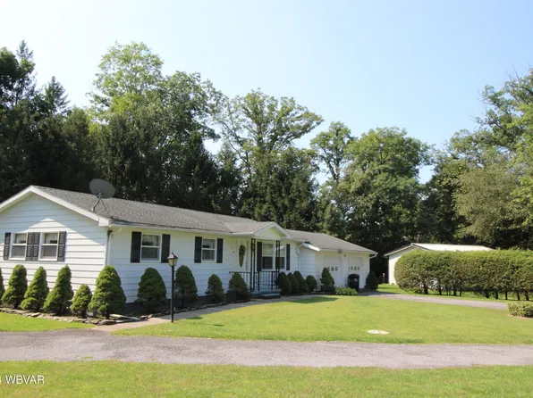 28 Rayhorn Ln, Mill Hall, PA 17751