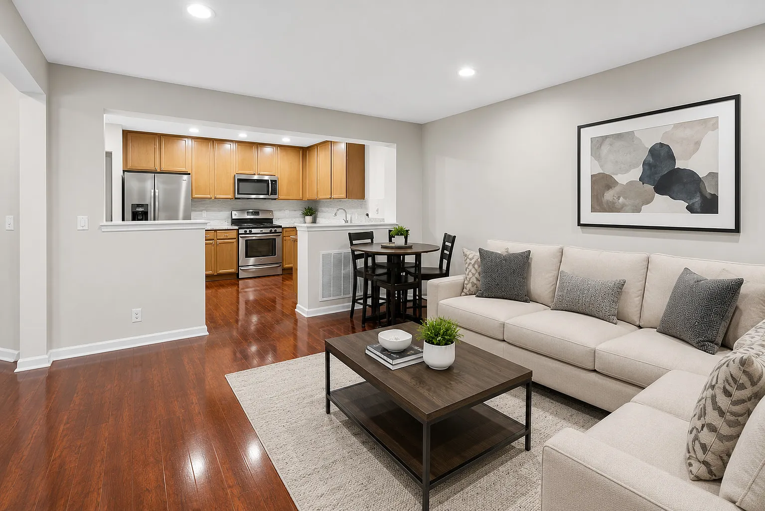 3 bed, 2.5 bath, 1940 sqft, $3,000 — Photo 3