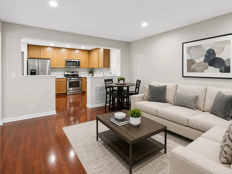 3250 Cool Springs Ct — Photo 3