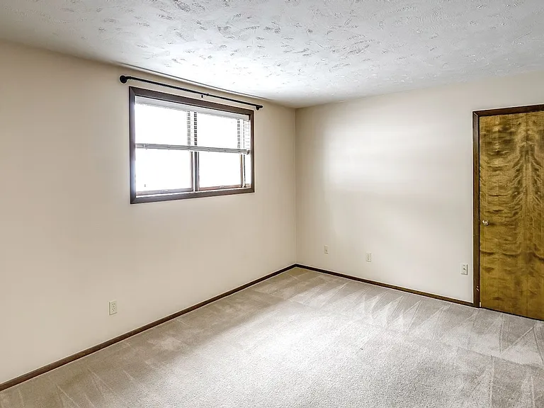 6640 Military Ave #9 — Photo 5