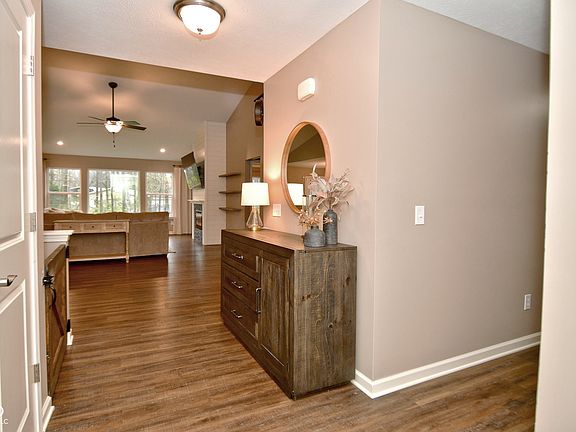 3rd image of 540 Jefferson Valley