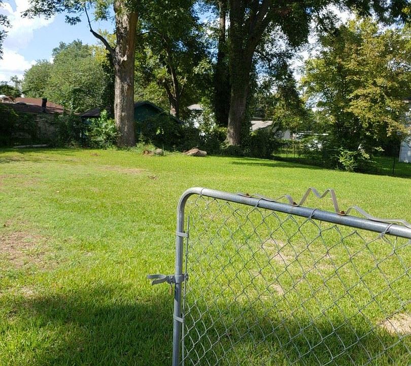 2nd image of 1241 Waller Ave
