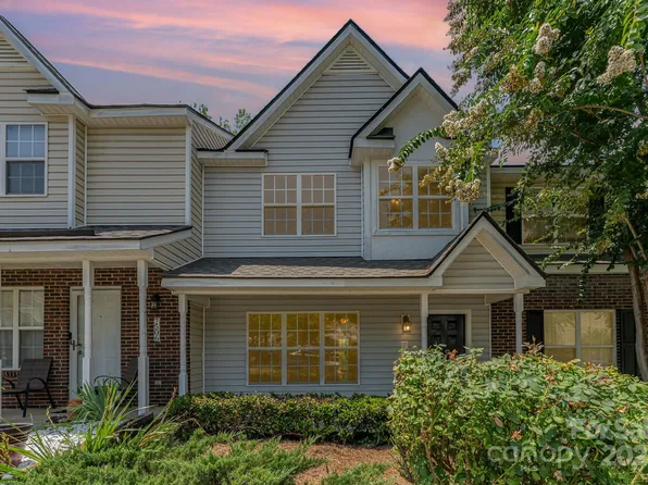 7504 Petrea Ln, Charlotte, NC 28227