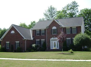 9444 Woodchip Ln, Broadview Heights, OH 44147