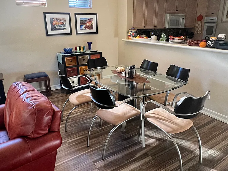 209 Kavenish Dr — Photo 37