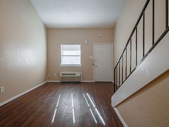 5th image of 520 Bond St APT 6