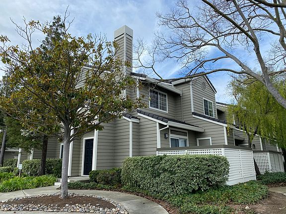 2nd image of 909 Lake Tahoe Ct