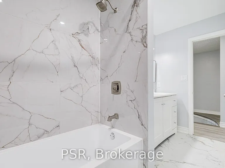 166 Adele Cres — Photo 45