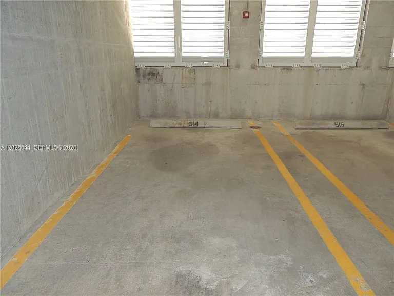 480 NE 30th St #1105 — Photo 12