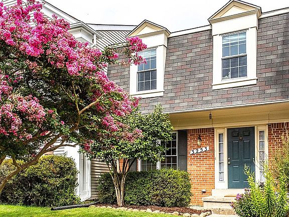 3rd image of 3253 Saint Augustine Ct