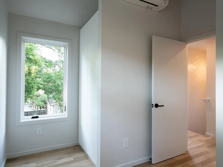 297 Morton Ave #BACK HOUSE — Photo 28