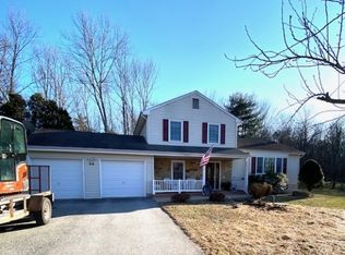 30 Stratfordshire Dr, Sussex, NJ 07461