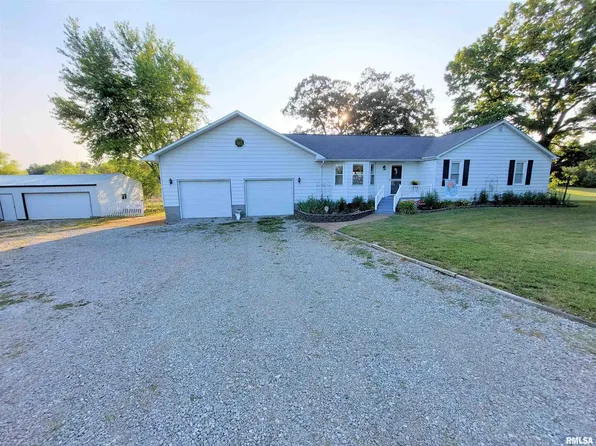 13635 N Harmony Ln, Opdyke, IL 62872