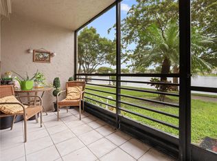 901 Colony Point Cir APT 112, Pembroke Pines, FL 33026