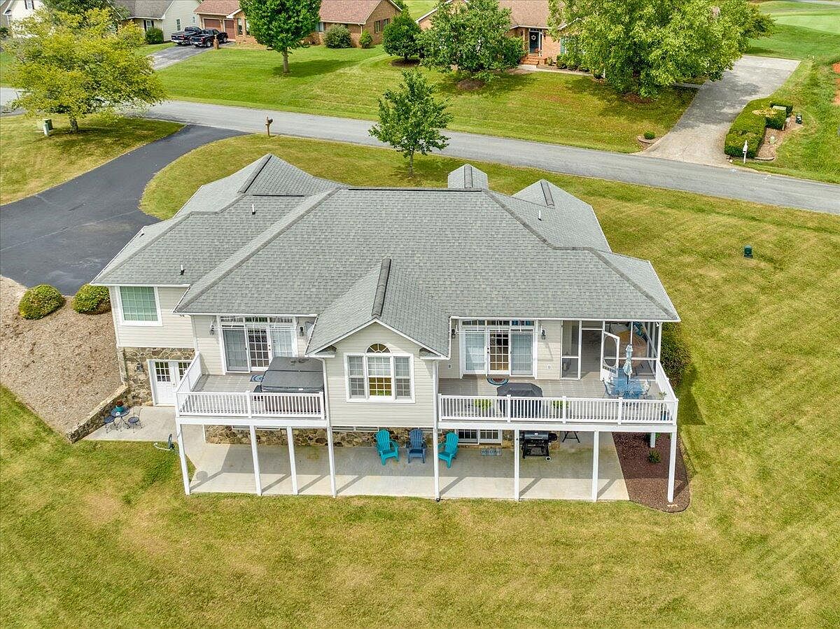 245 Chestnut Creek Dr