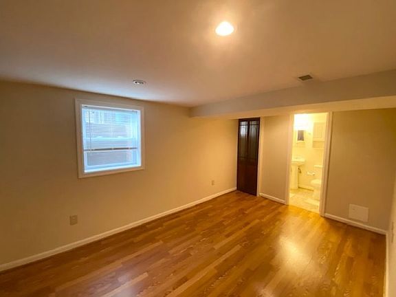 3rd image of 631 N Nelson St #631
