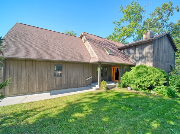 1416 Eagle Point Rd, Clarklake, MI 49234