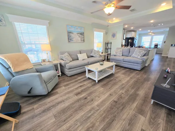 78 Rhine Dr, North Fort Myers, FL 33903