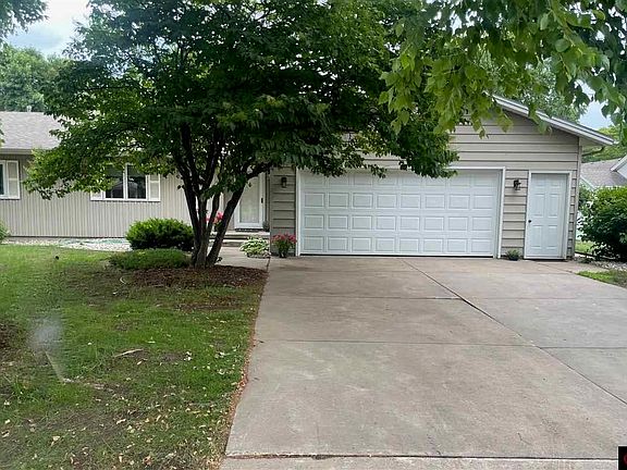 2nd image of 436 Glenview Ct