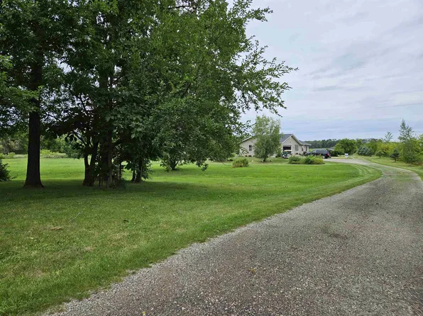 10949 Montague Rd, Winnebago, IL 61088