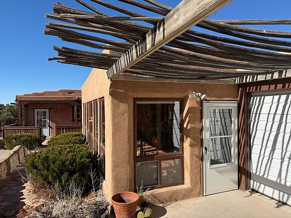 2nd image of 7 Tierra Madre Rd