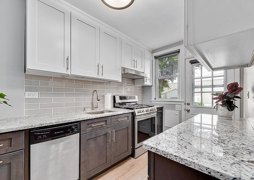 New Kitchen-Granite counters
