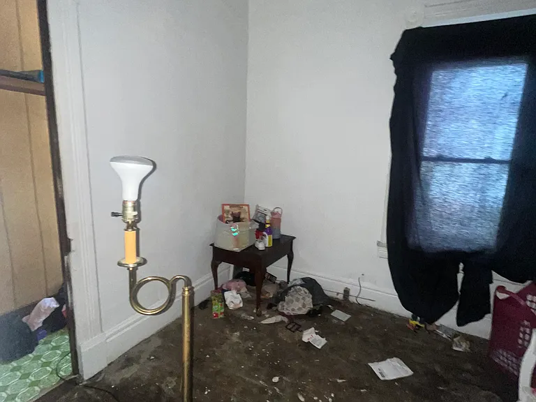 1409 S Western Ave — Photo 6