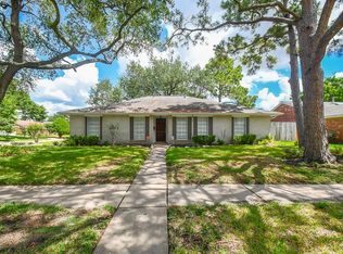 8822 Edgemoor Dr, Houston, TX 77036