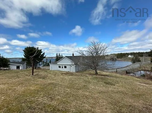 112 Corbetts Cove Rd, Richmond, NS B0E 3B0