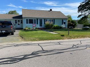 33 Stub Toe Ln, Portsmouth, RI 02871