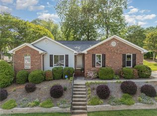 2 Brandywine Cir, Greensboro, NC 27409