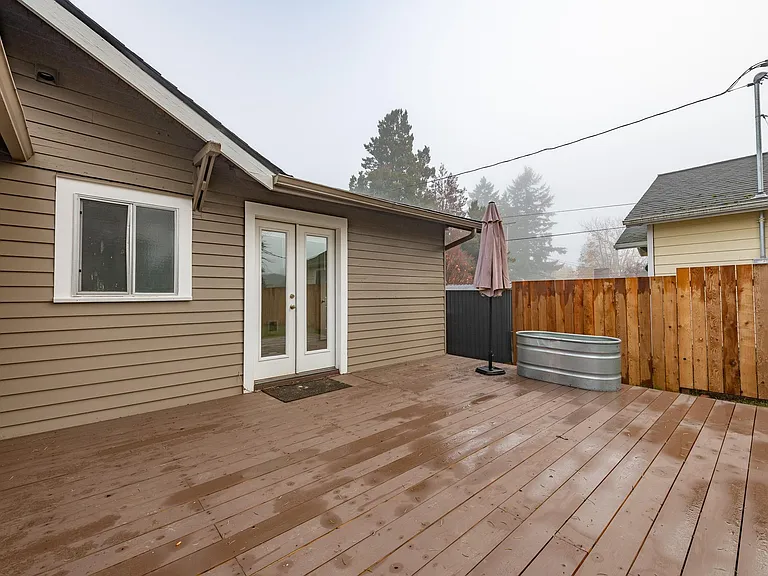11130 NE Knott St — Photo 17