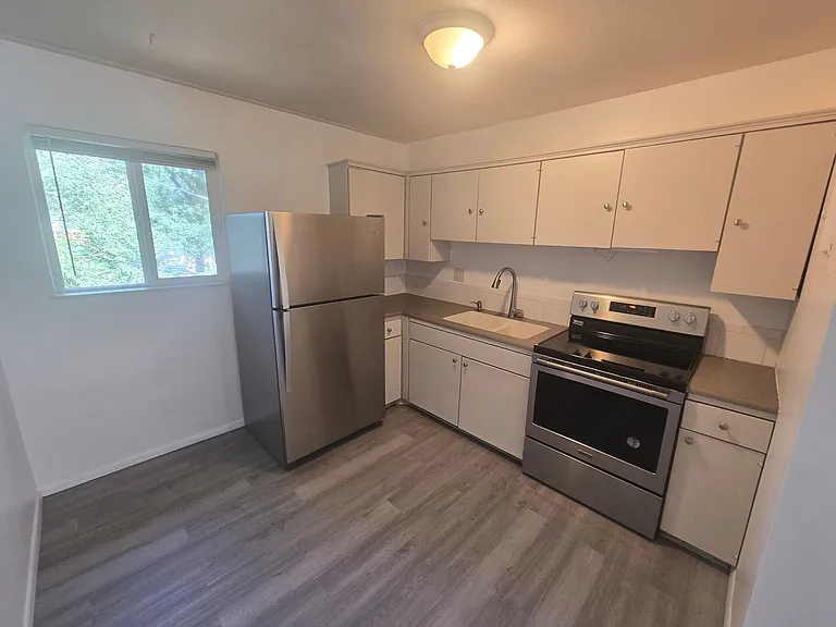 803 Yuma St — Photo 11