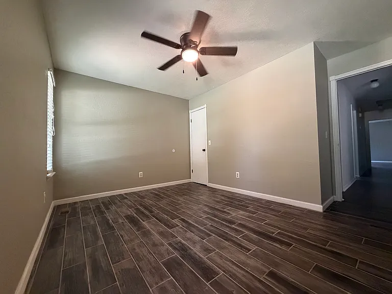 1802 Brookside Dr — Photo 4