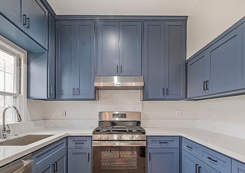 1st image of 2376 Portland St #5