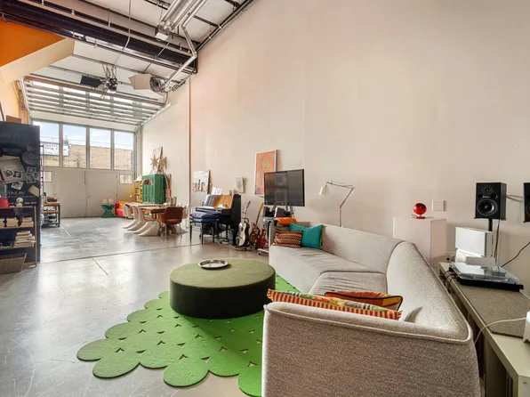 251 Montrose Avenue image 6 of 12