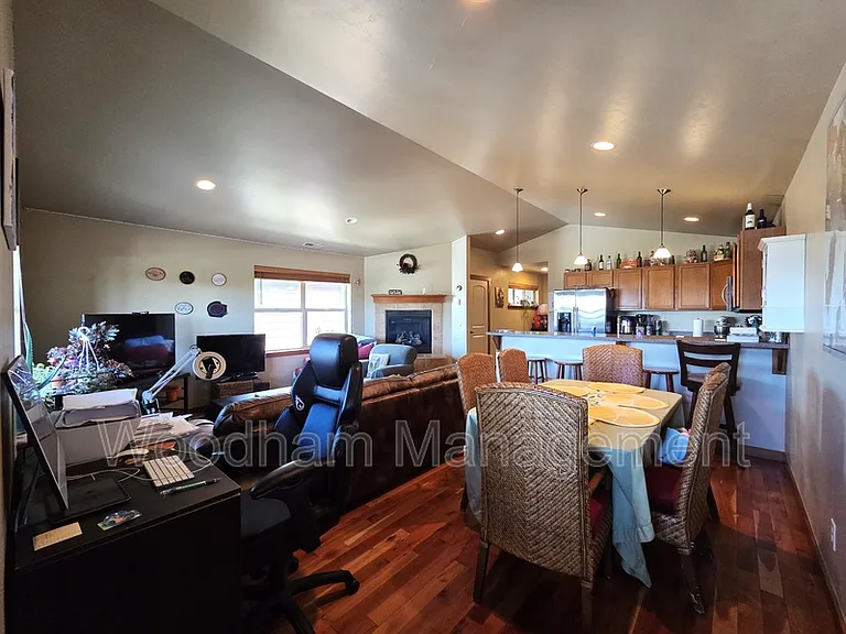 1256 Meagher Ave — Photo 5