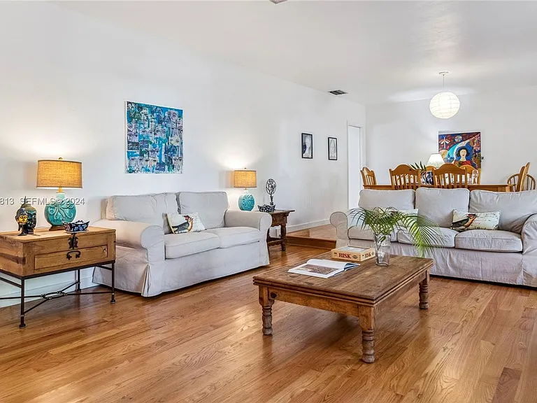 10130 SW 70th Ave — Photo 5