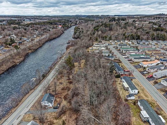 4th image of 726 Lahave St