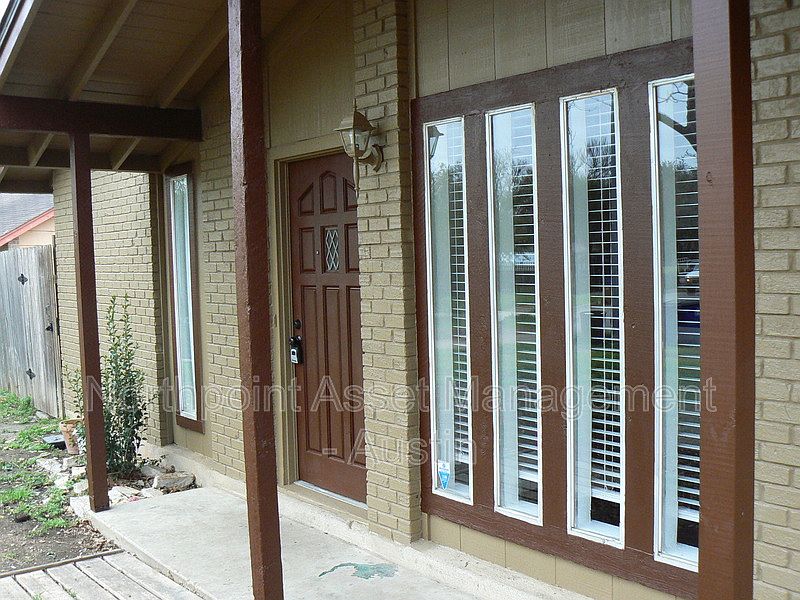 1st image of 805 Sussex Dr