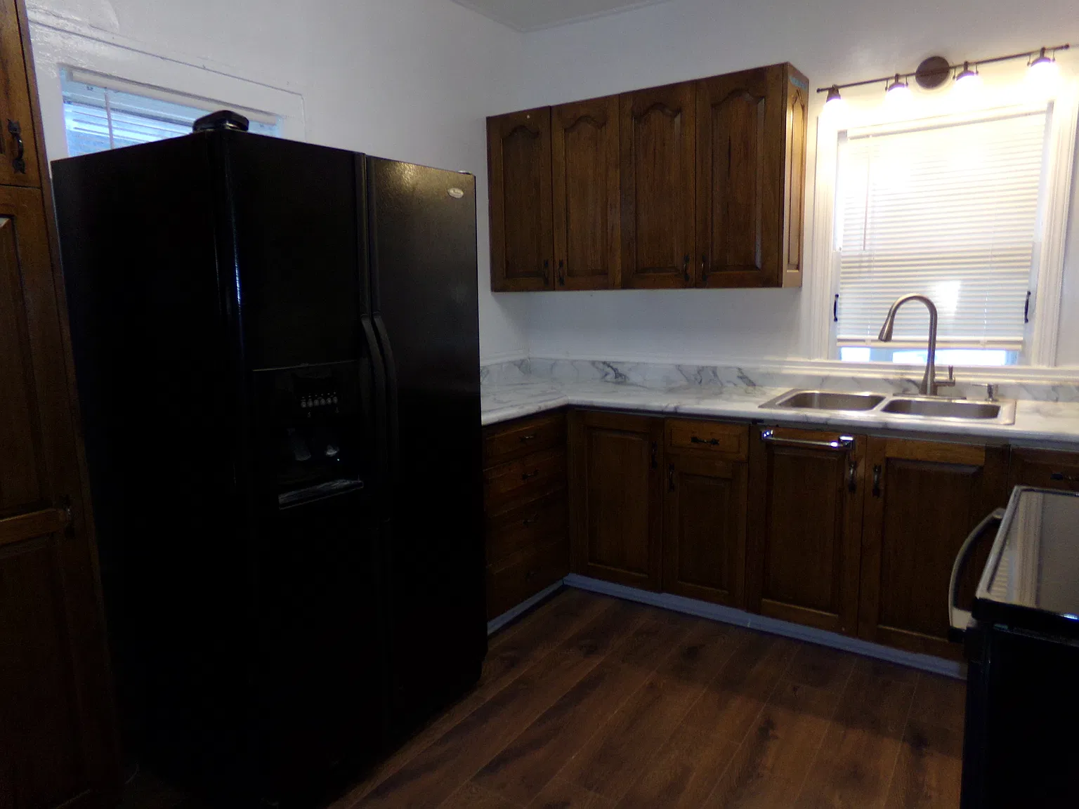 2 bed, 672 sqft, $895 — Photo 2