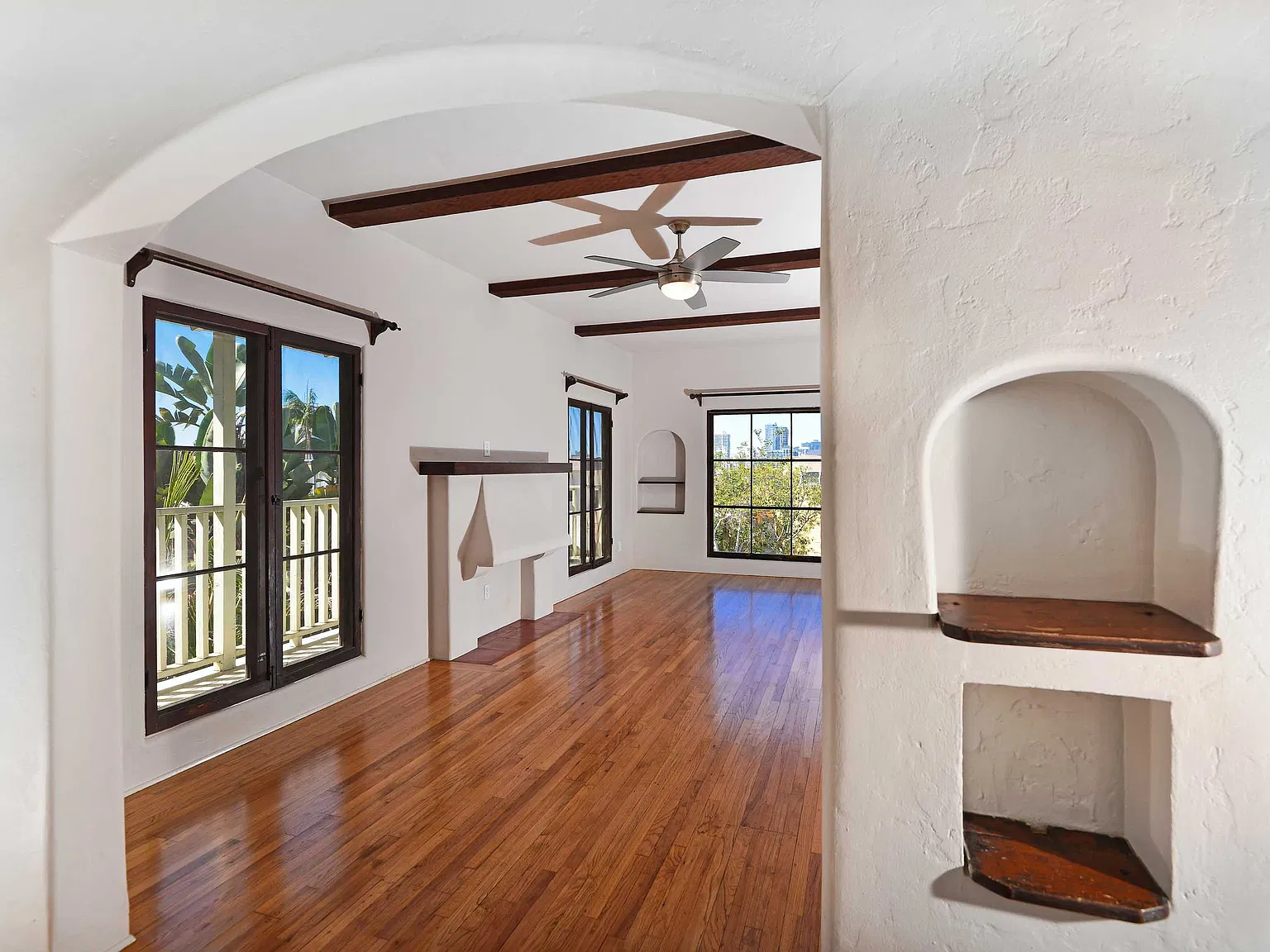 1 bed, 900 sqft, $3,250 — Photo 1